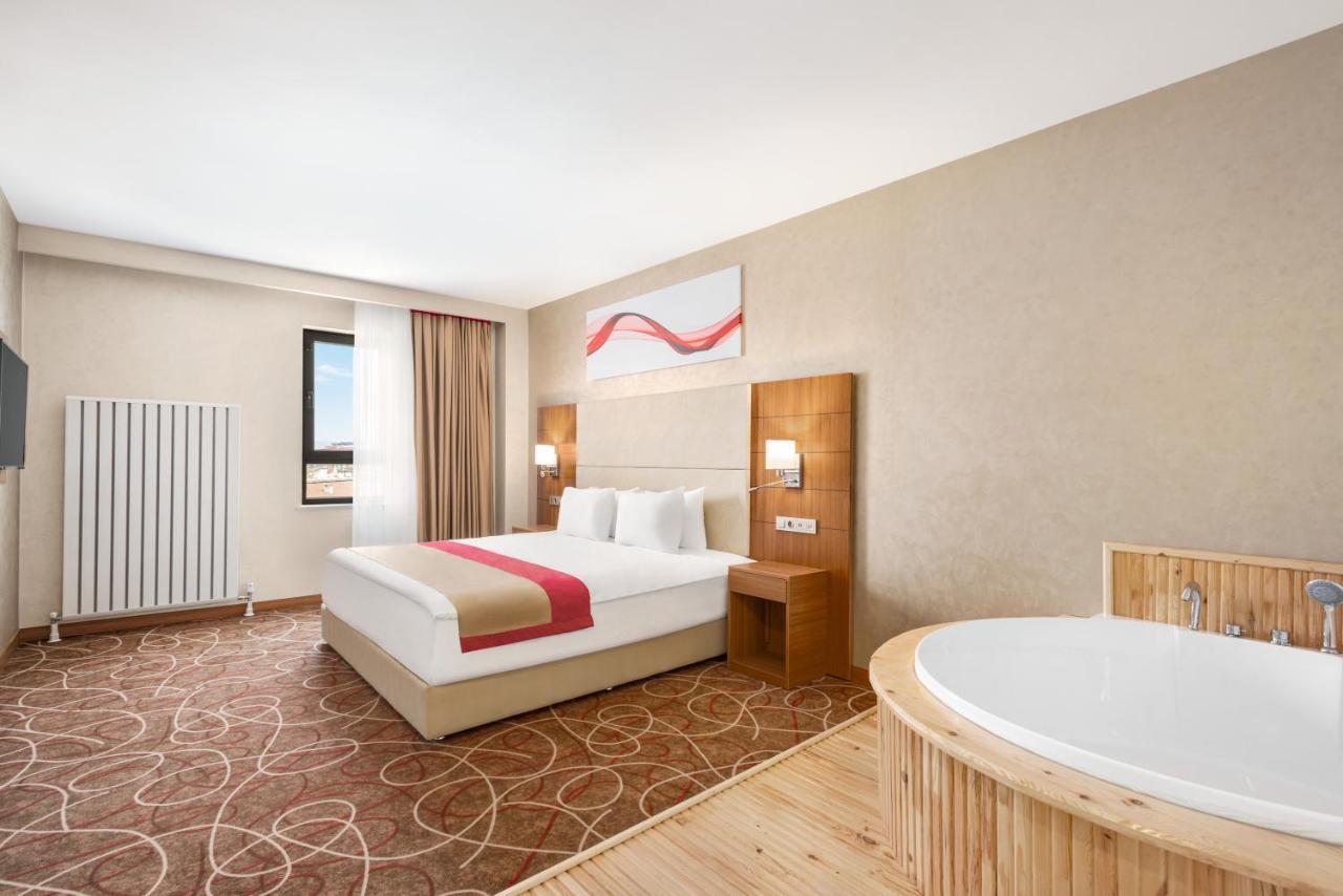 Ramada By Wyndham Elbistan Hotel Exterior photo